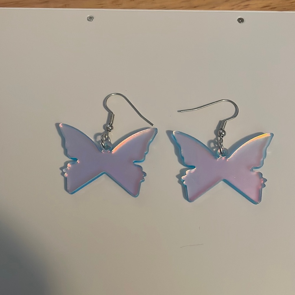 Mini butterfly earrings Brand New Never Worn One Size